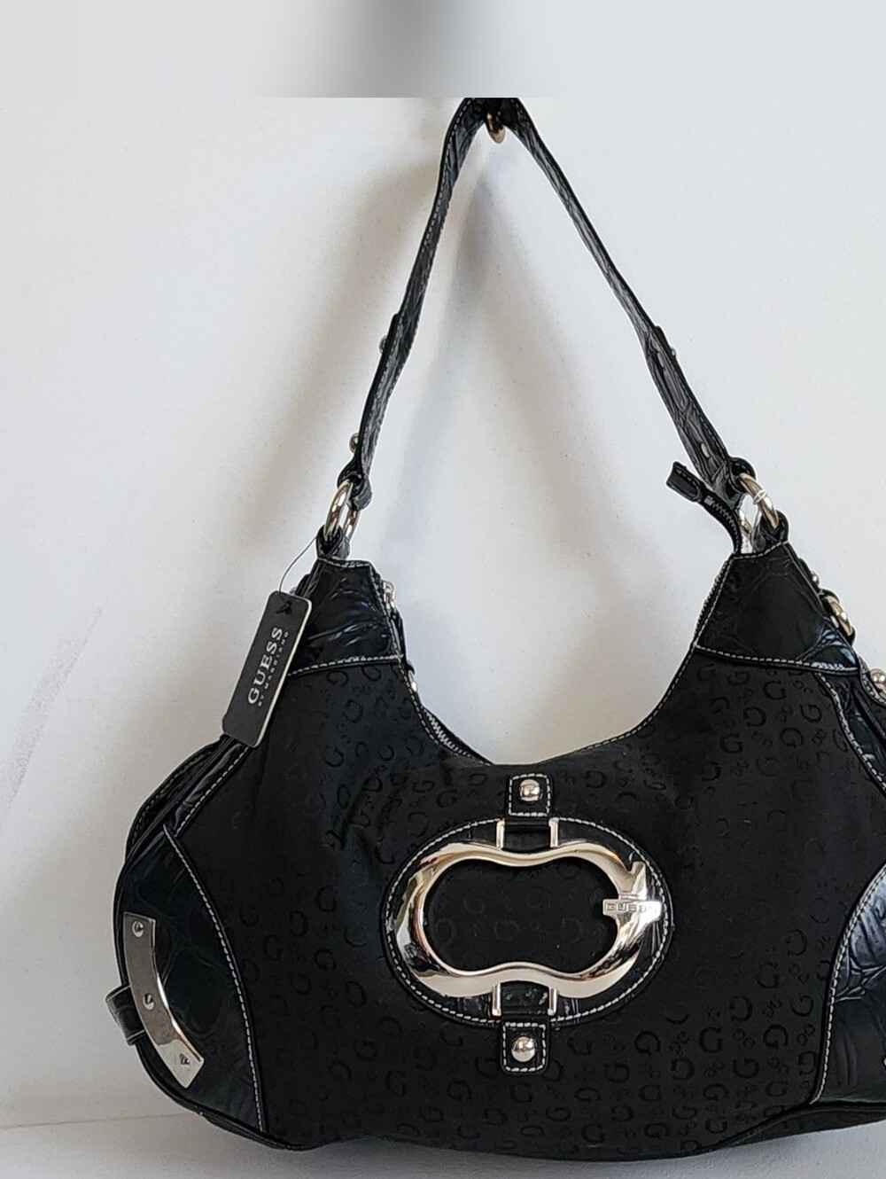 Y2K GUESS Black Shoulder Bag with Silver Accent Hardware